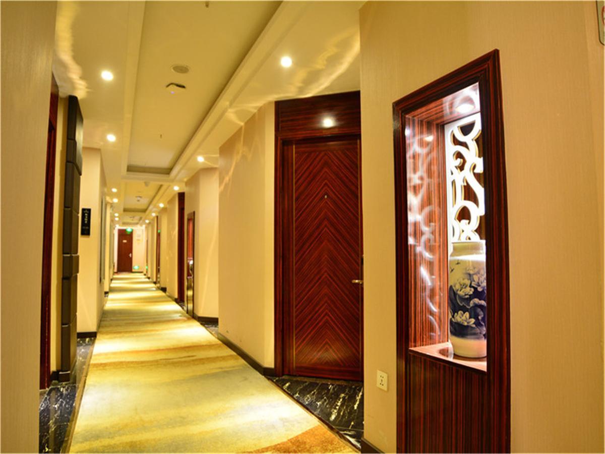 Lavande Hotel Wuhan Railway Station Exterior photo